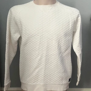 Vit sweatshirt  - Skön och i bra skick!