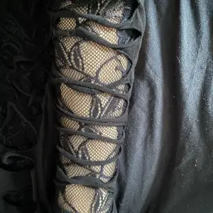 Ett par coola tights i storlek S-M 💞 dom är i bra skick :)