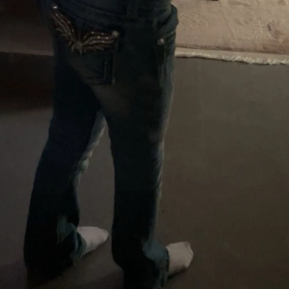 Low waist bootcut. PRISET GÄLLER ENDAST IDAG!❤️ säljer för att jag verkligen behöver pengar men de är mina favoritjeans🥲❤️ använd gärna köp nu, dom är i modellen boot och low waist. Jeans & Byxor.