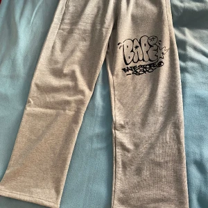 Bape sweatpants - Bape Sweatpants ( unrealised) helt nya storlek M 