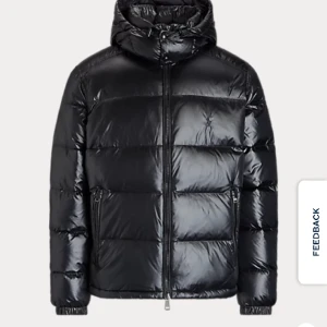 Ralph lauren jacka  - Säljer nu min Ralph lauren jacka då den inte passar mig.  Unisex  Inga defekter eller skador mm kontakta för för bilder  Vid snappat köp går jag ner i pris. 