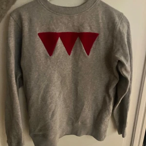 Tröja från GetTheGallop - Jättefin tröja från Lisen Bratt Fredricsons märke GetTheGallop! Fint skick och knappt använd, slutat säljas också 😍 inte säker på ordninarie pris men skulle gissa på 800-900kr 💘