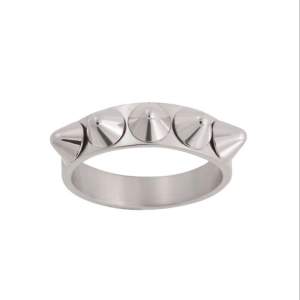 Säljer denna superfina edblad ringen, jättefint skick! 💕