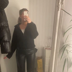 Halfzip tröja  - Har använt denna max 2 gånger då den inte riktigt är min stil. Kom privat för frågor 💕