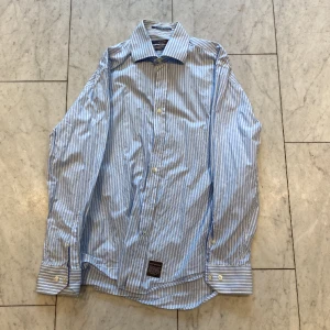 Sacoor skjorta - Säljer en sacoor skjorta i toppskick! Den är perfekt inför sommaren.