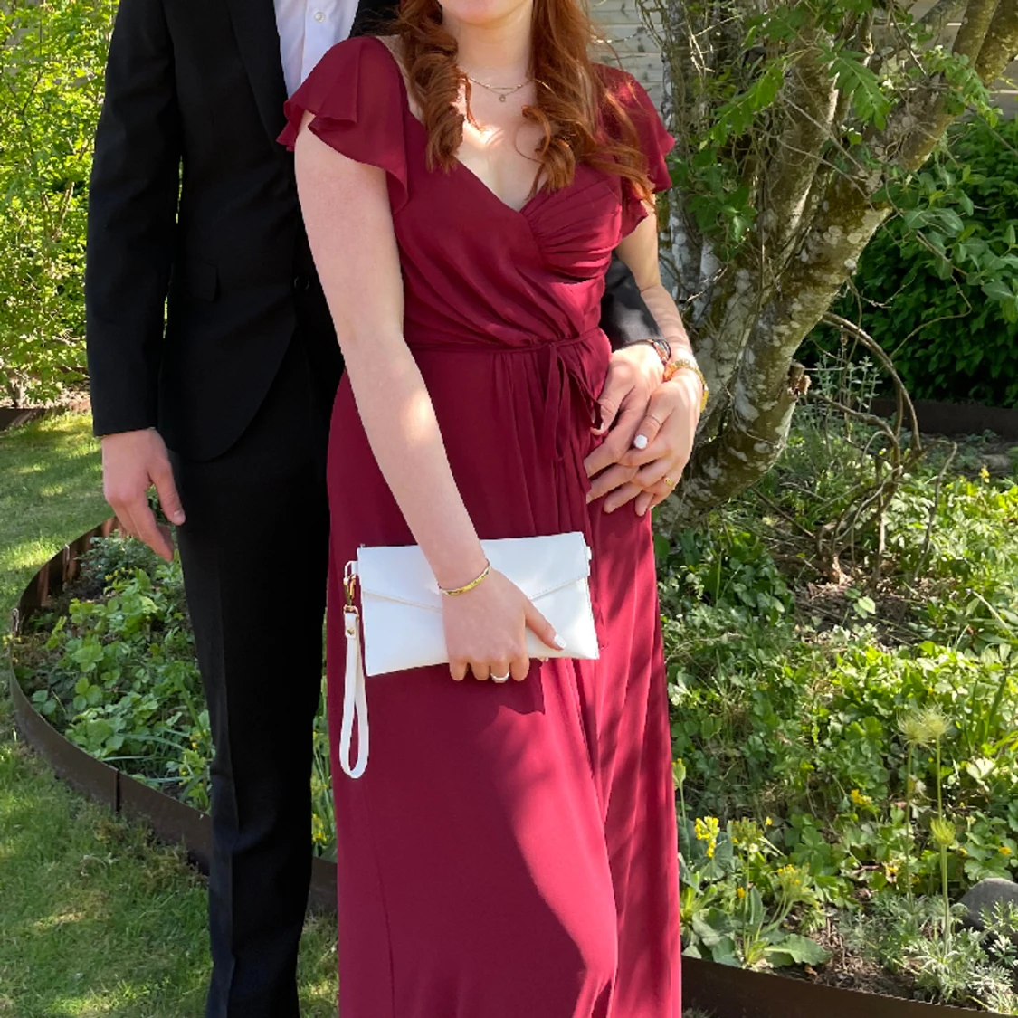 Vinröd balklänning