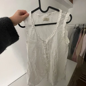 Topp - Fin topp från I say. Väldigt fin oxh är i bra skick.