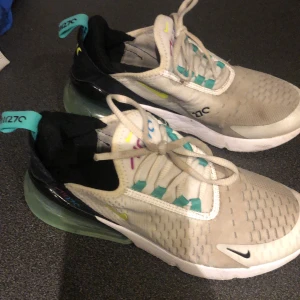 Nike skor  - Nike skor, i använt skick. Men har mycket kvar att ge