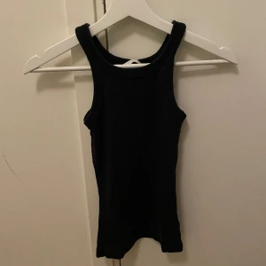 Mörkblått linne - Jättefint mörkblått linne🩷