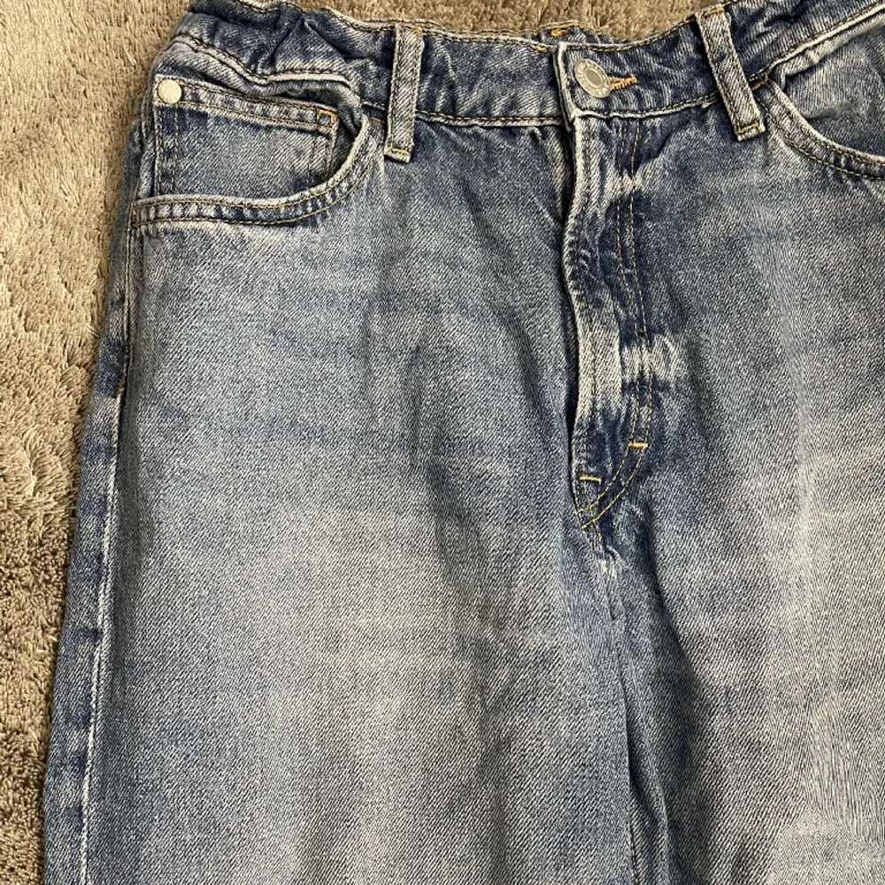 Snygga baggy jeans bra skick! Hör av er vid funderingar och använd gärna köp nu.. Jeans & Byxor.