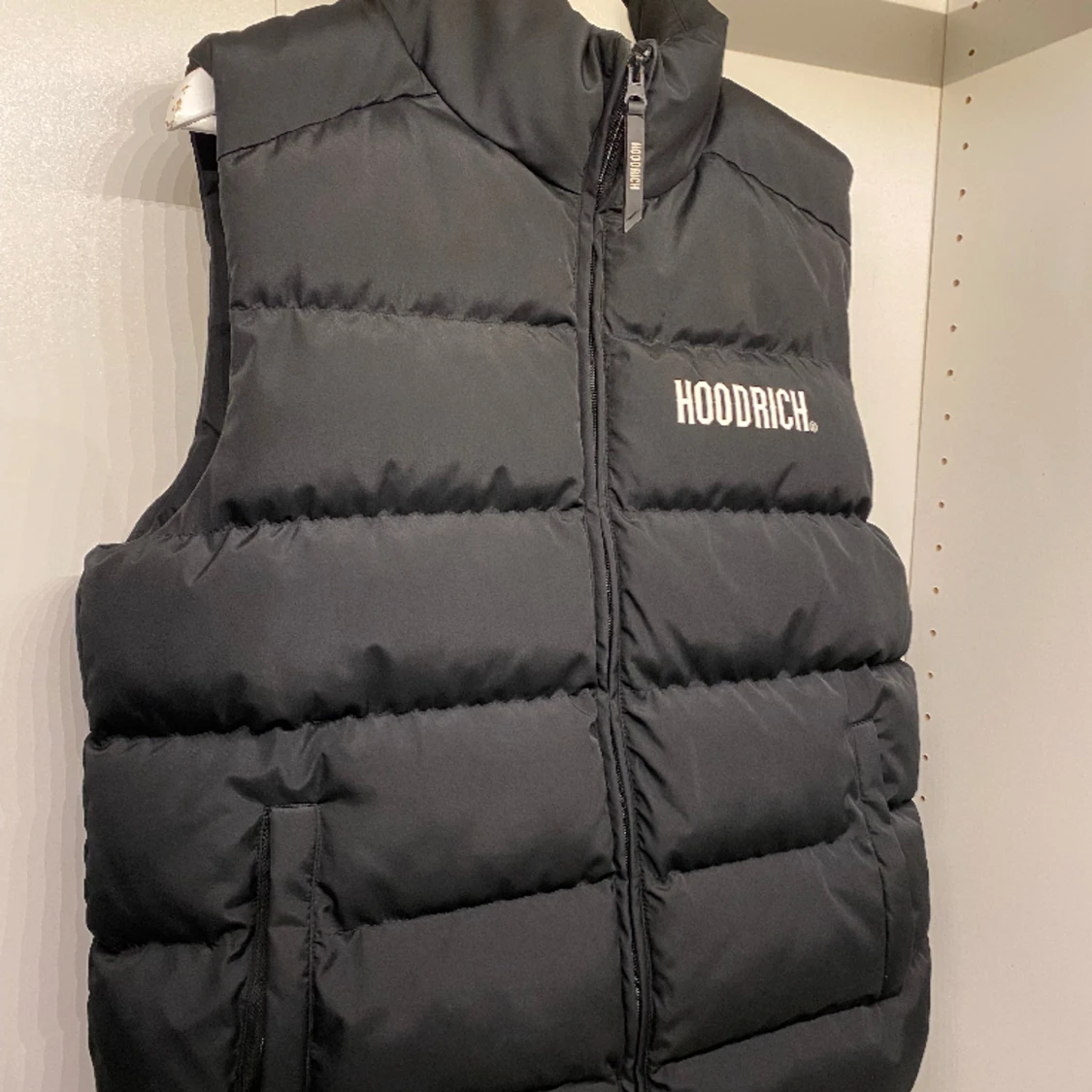 Hoodrich väst - 90