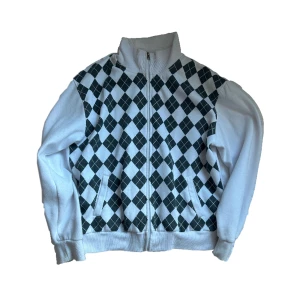 Zipup tröja - checkered zipup. Lite noppig men annars i bra skick 💋