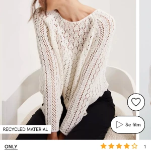 Croppas tröja / pullover från JDY🤍 - Superfin pullover från JDY som tyvärr inte kommer till andvända. Perfekt nu till hösten🤩 Storlek L men den är croppad och inte så lång i ärmarna, passar mig som är 158. Skulle själv säga att den är i storlek S/M🤍