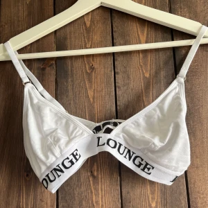 Lounge  - Lounge bh/topp helt ny, fick fel storlek och gick inte att skicka tillbaka settet🩷stl S