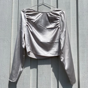 Drömmig Satinblus  - Satinblus perfekt till sommaren 