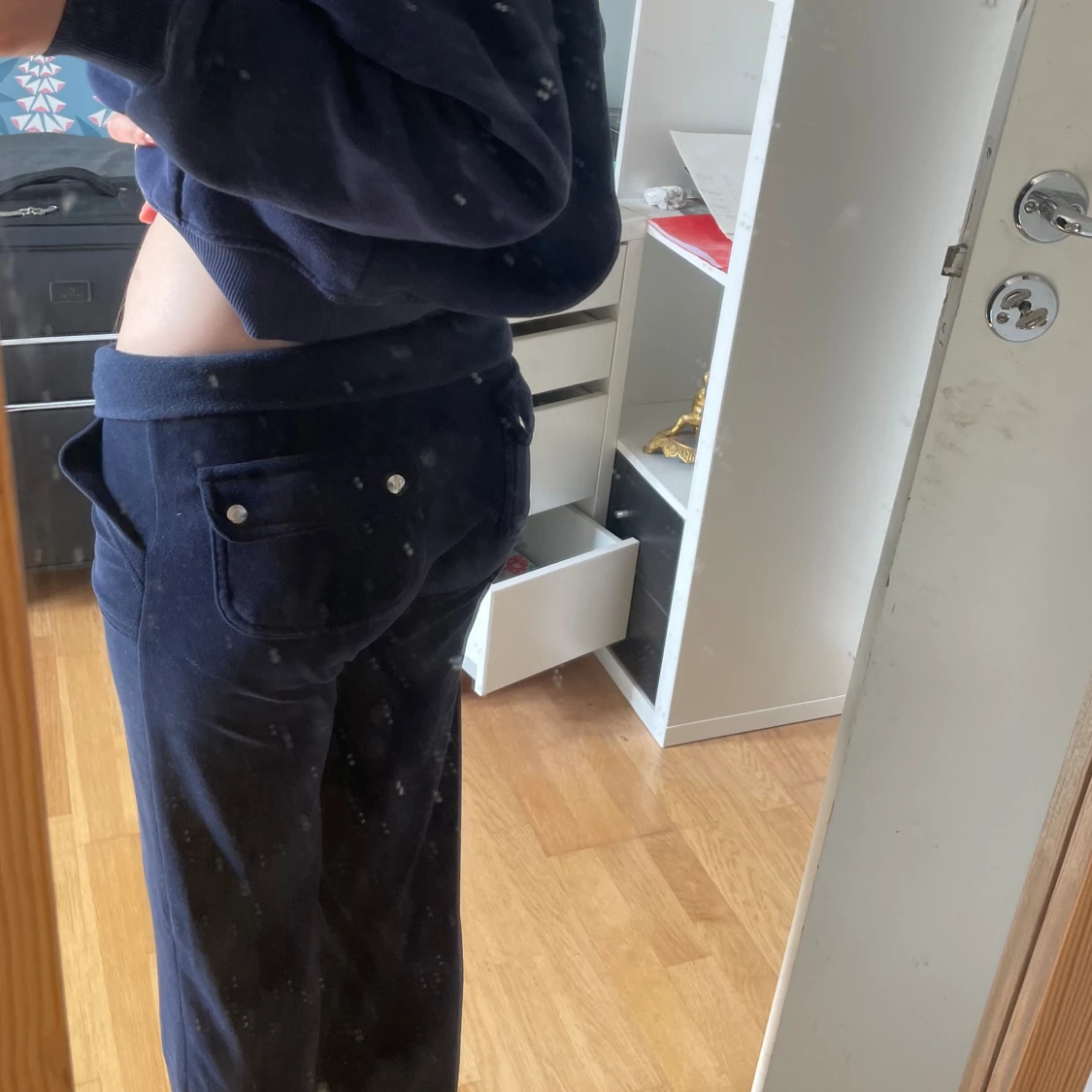 Mörkblå juicy byxor - 91