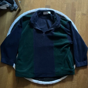 90-tals Montana blues fleece - säljer den här jättesnygga quarter zip fleecen i storlek S, säljs för att den inte passar längre