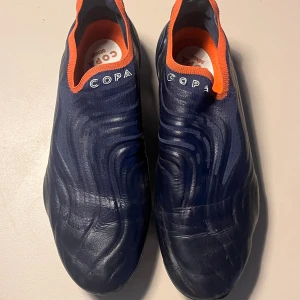 Adidas Copa 44 - Använda ett par gånger för att de var för små. Nypris 2800