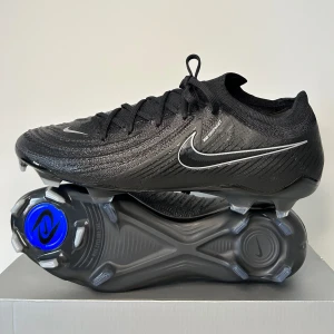 Nike fotbollsskor - Nike Phantom GX2 Elite 🕷️ Helt nya med skopåse, orginallåda och kvitto kvar! En av de hetaste skorna 2024 som används av bland annat Haaland och Camavinga 🤩Hör av dig vid minsta lilla fundering 🙌