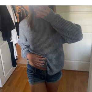 Stickadtröja 💙 - Ljusblå stickadtröja