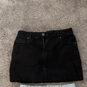 Jeanskjol  - I väldigt fint skick❤️stl xs! 