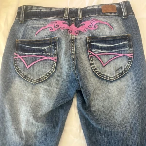 Crazy age jeans - Asss snygga crazy age jeans i storlek 26, är helt nya och oanvända 💞