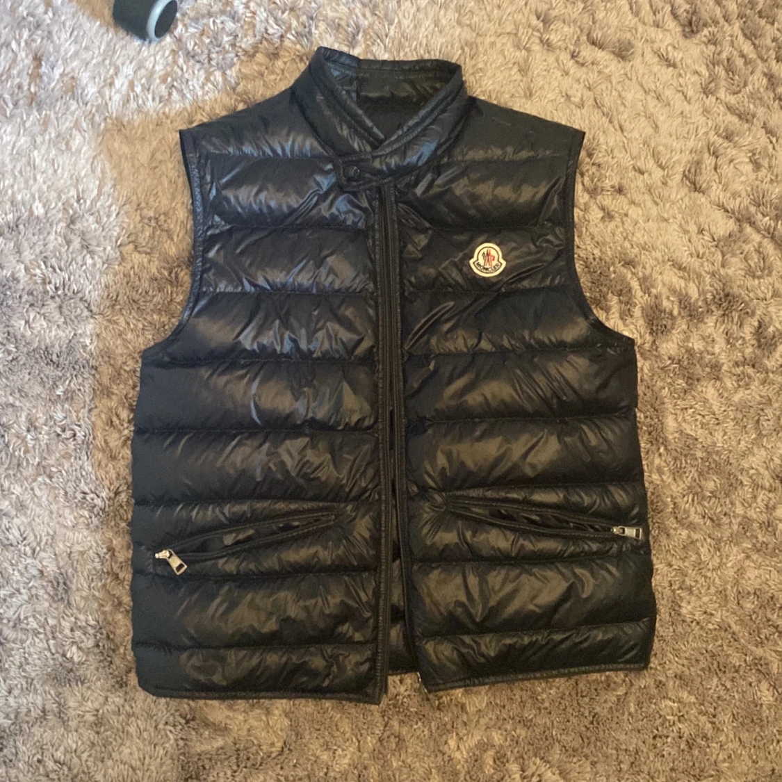 Äkta moncler gui down väst