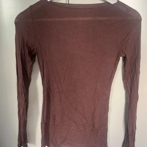 Chasmere Tröja - Chasmere tröja ifrån intimissimi, i en jättefin brunfärg🤎