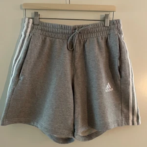 Adidas shorts man - Mjukisshorts i fint skick 