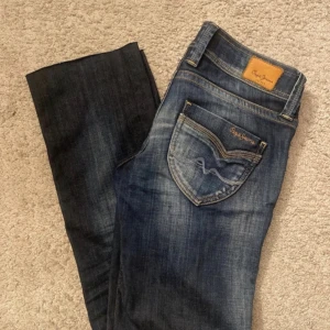 Lågmidjade Pepe Jeans - W27 L32💕