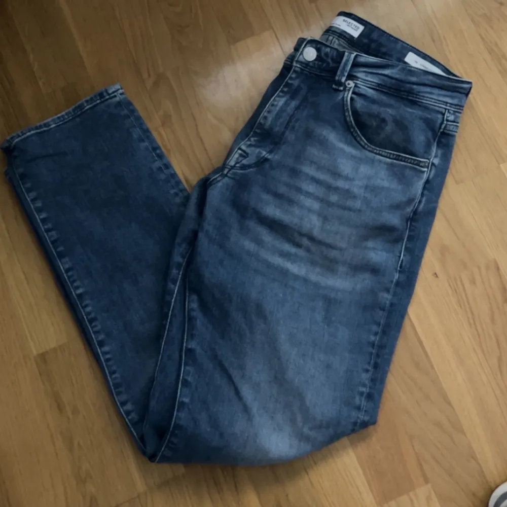 Säljer ett par selected homme jeans i fint skick. Jeans & Byxor.