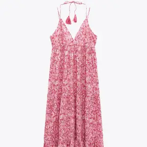 Så fin somrig klänning från Zara i storlek S🌸