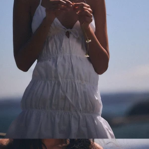 Klänning  - Sommar klänning från Zara, helt oanvänd! 