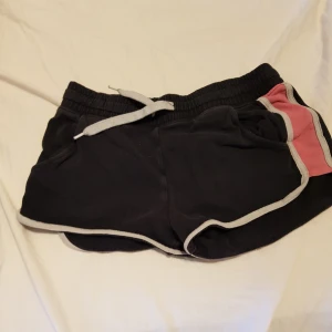 Shorts - Använda men väldigt bra skick