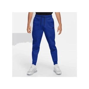 Nike tech byxor  - Säljer mina Nike tech byxor. Denna verision säljs ej längre. Aldrig använts, köptes begagnad. Bra skick