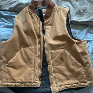 Carhartt väst  - En brun vintage carhartt väst i storlek xl, 