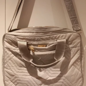 Laptop Bol Väska - Laptop eller bok väska Original pris var 459kr