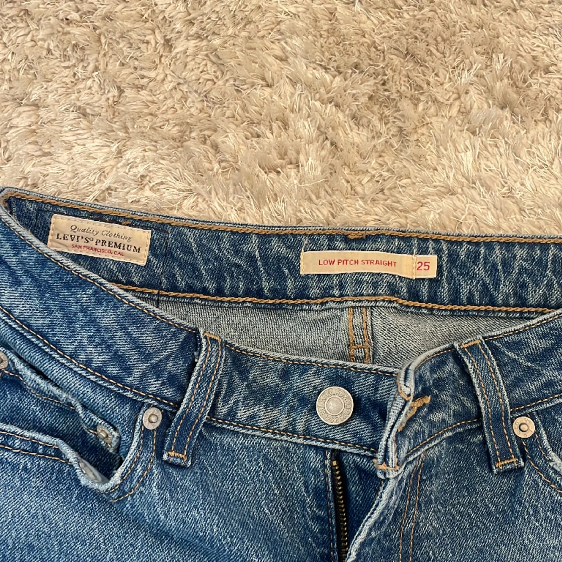 Lågmidjade levis jeans - 90