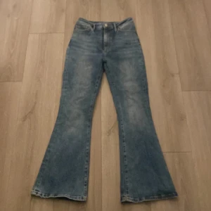 Bootcut/flared jeans - Helt nya endast provade då storleken va fel M 31 