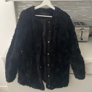 Gosig jacka  - Fint skick. Från Vero Moda. Storlek XS. 