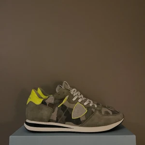 Philippe model - Philippe model skor size 45 (passar 0,5-1 stl större) Skick 10/10 aldrig använda - Tillkommer Box, skopåse och kort. Mitt pris: 1399kr Hör av er vid frågor!