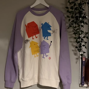 Harry Styles merch - Använd väldigt lite, köpte i danmark förra året för 1500kr.