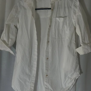 Zara kids skorya - En skotta från zara kids som nu inte kommer till användning. 