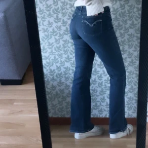 vintage angels jeans - thriftad i usa, inga skador.