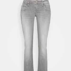 Ltb jeans - Säljer dessa snygga jeans från ltb. Säljer pga att de är för korta och för stora i midjan. Pris kan diskuteras!💗💗