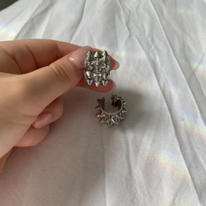 Edblad örhängen  - Örhängen med nitar, nypris 449kr. Aldrig använda 