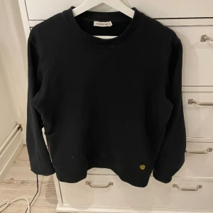 Tiger of Sweden tröja - Säljer denna feta tröja från tiger of Sweden som kan matchas med allt!, skick 9/10  Nypris över 1000