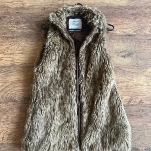Skit snygg pälsväst - Jötte bra skick