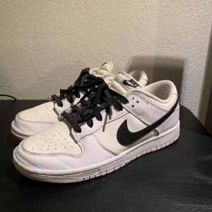 Nike dunk - Intil nya