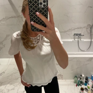 Vacker blus!  - Super vacker blus från Chloe. Strl 10 kids men passar enkelt som xs. Nypris ca 1600 kr. 